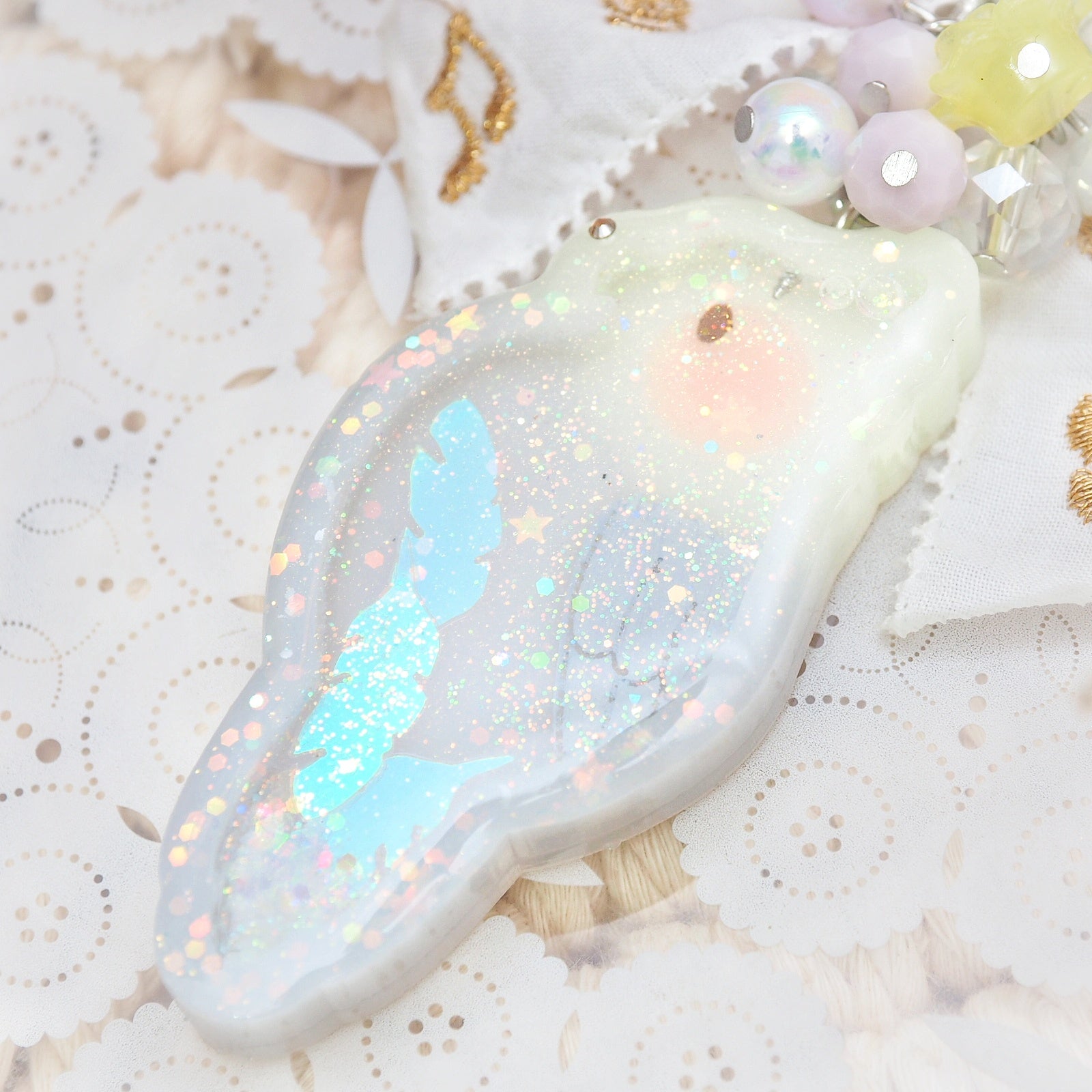 Grey/Yellow Tiel Birb Shaker Charm
