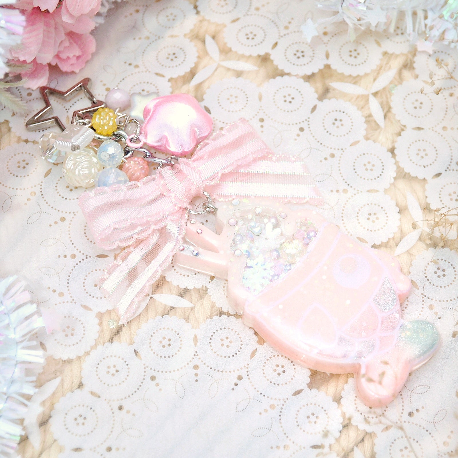 Pink Sugar Taiyaki with biscuit sticks (with cat-eye effect, glow, dry shaker charm)