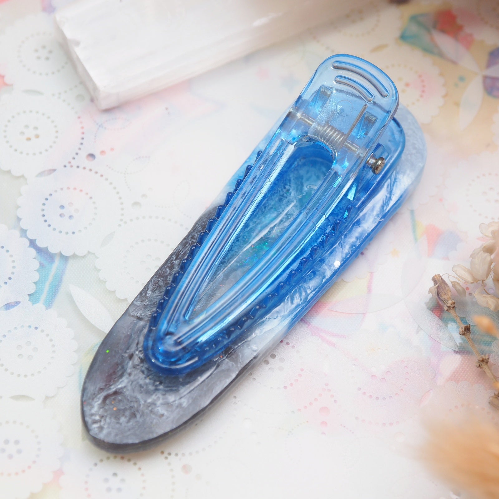 Twilight Tides Shaker Barette (shark pool,teardrop)