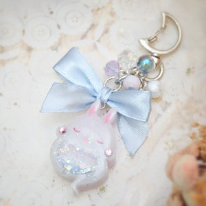 Grey Ghostie Boo Bun Charm (Glows)