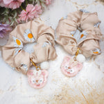 Shellie May Charm with Daisy Srunchie (Painted & Sculpted Removable Charm)