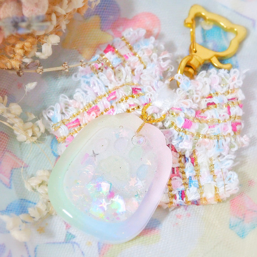 Rainbow Chasing Butterflies Paw Charm (Gold)