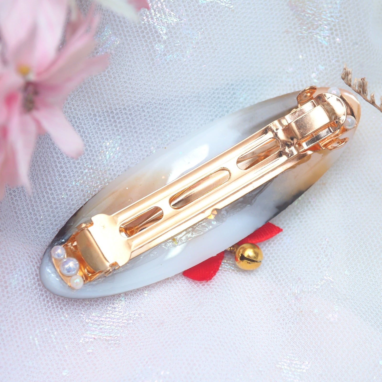Calico Clasp Shaker Barrette with Sculpture (Oval)