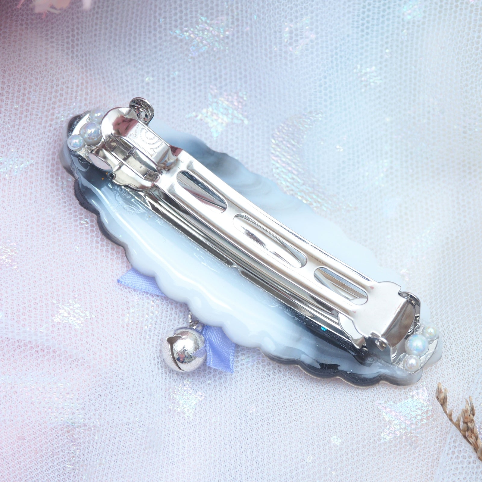 Daisy Moo Clasp Shaker Barrette with Sculpture (Cloud)