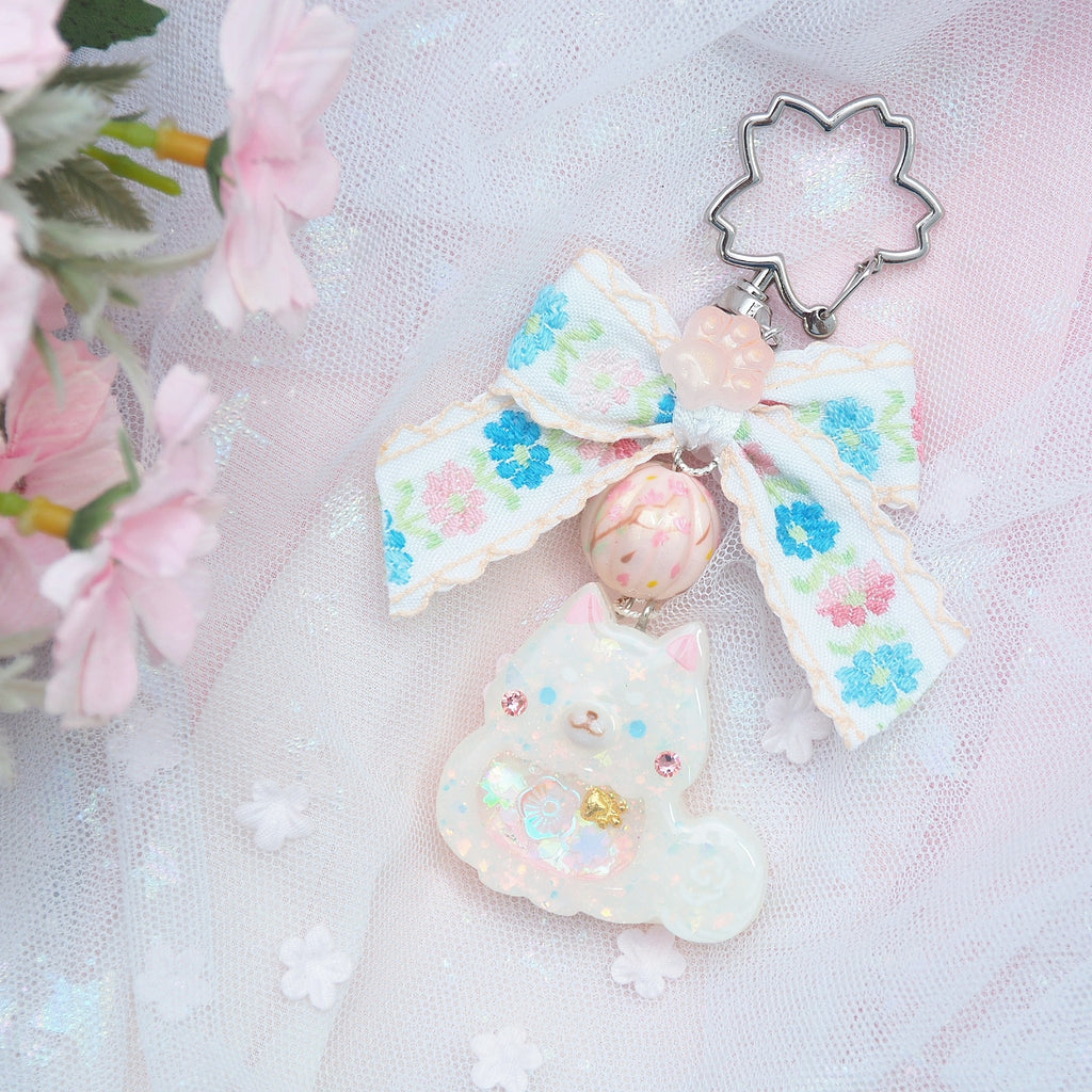 Shiba Charm with handpainted bead (White)