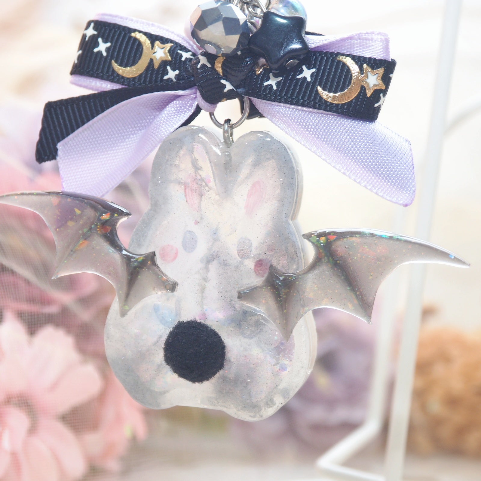 Smokey Vampy Bun Charm