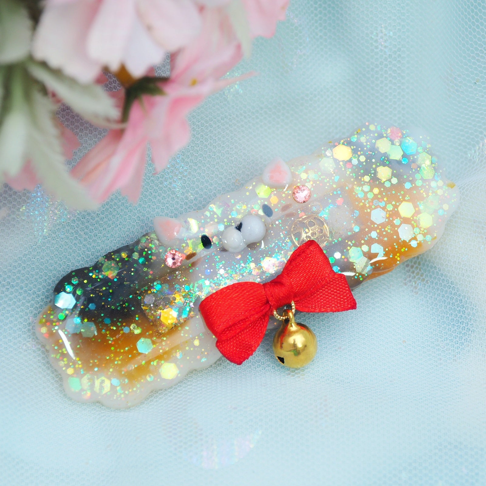 Calico Clip Shaker Barrette with Sculpture (Cloud Bar)