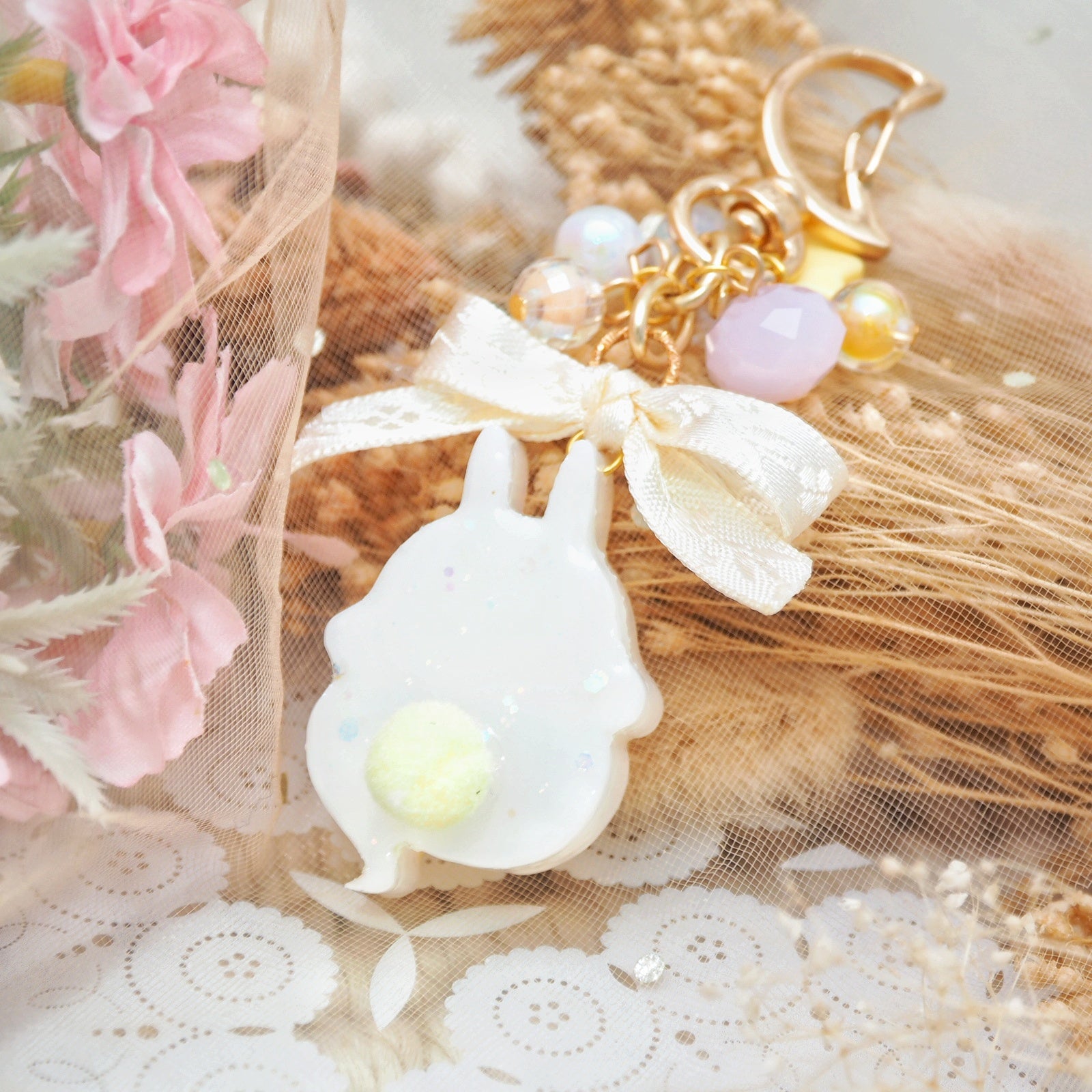 Peachy Ghostie Boo Bun Charm (Glows)