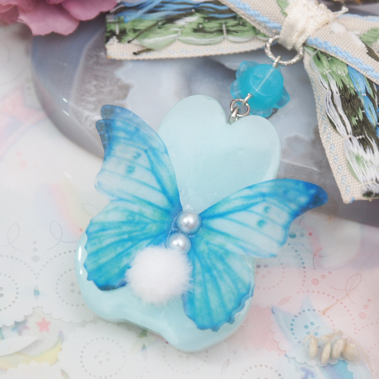 Hydrandrea Fairy Bun with Embroidered Floral Bow