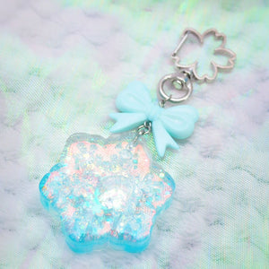 Smol Icy Snowflake Charm (Type A)