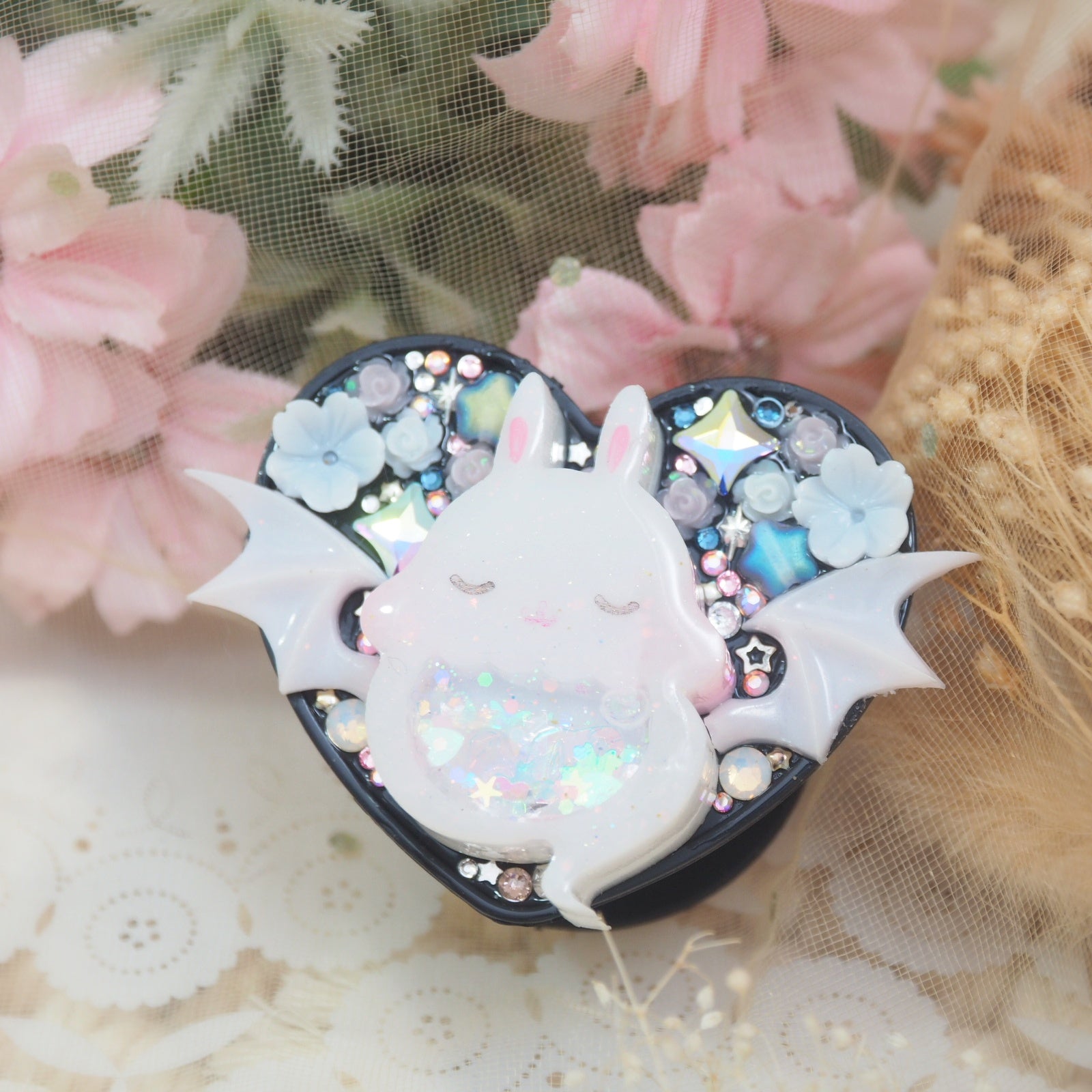 Ghostie Bat Bun Heart Grip (Glows)
