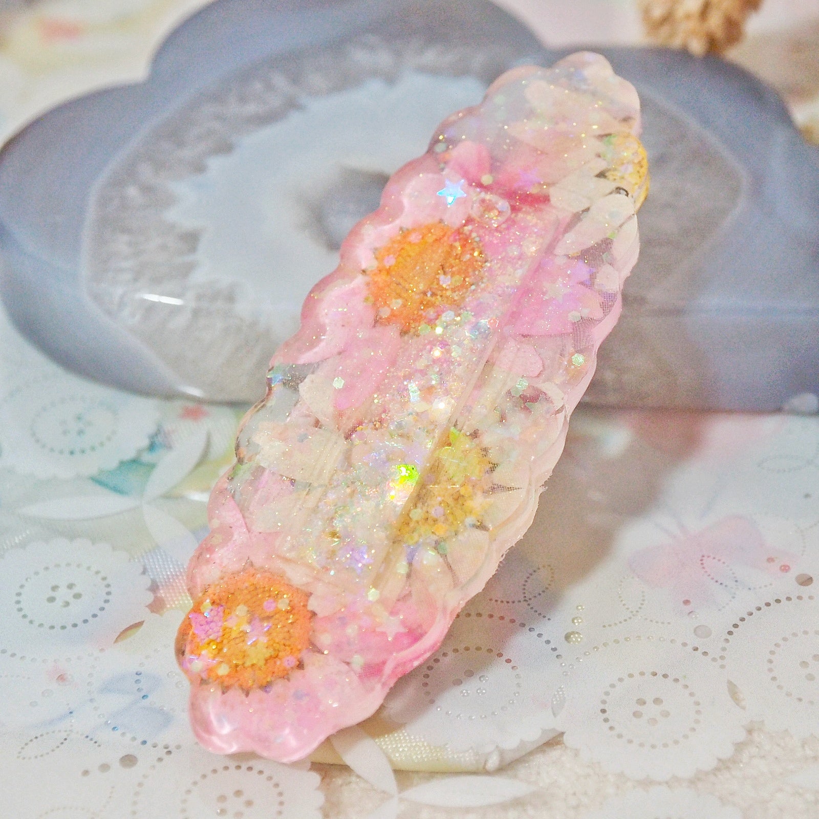 Butterfly Glass Floral Shaker Barette (Cloud)