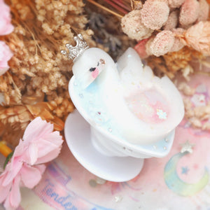 Sleeping Swan on Heart Grip
