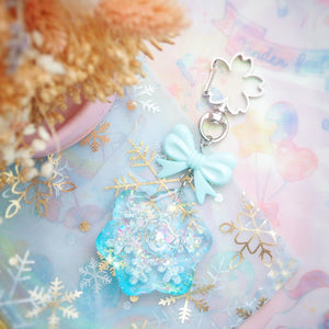Smol Icy Snowflake Charm (Type A)