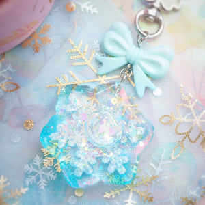 Smol Icy Snowflake Charm (Type A)
