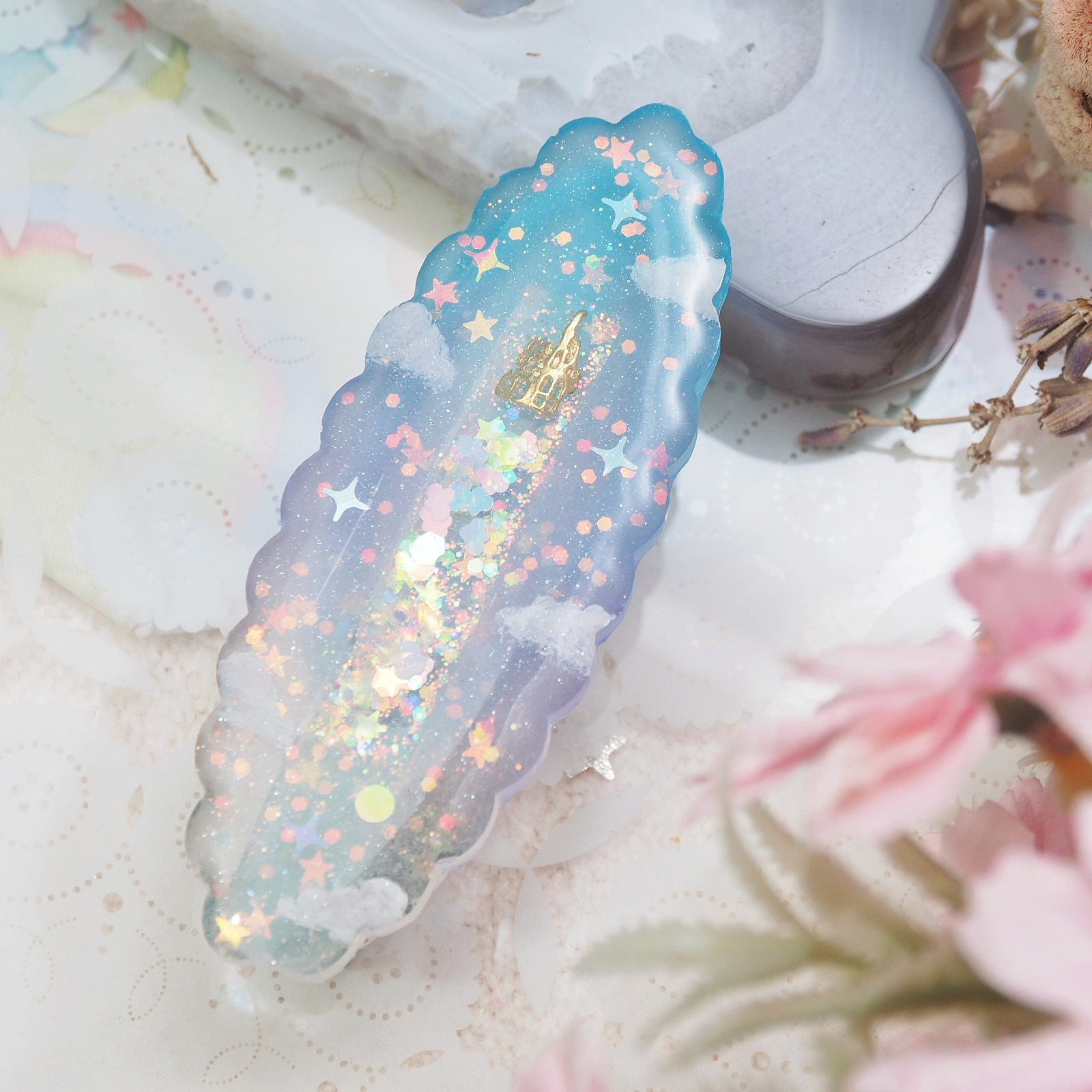 Castle in the Clouds Shaker Barette (Oval Cloud)