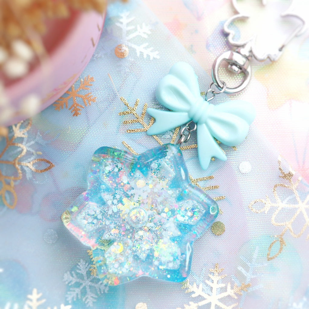 Smol Icy Snowflake Charm (Type B)