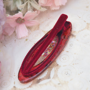 Bat-tle Chains Red Velvet Shaker Barette (Oval)