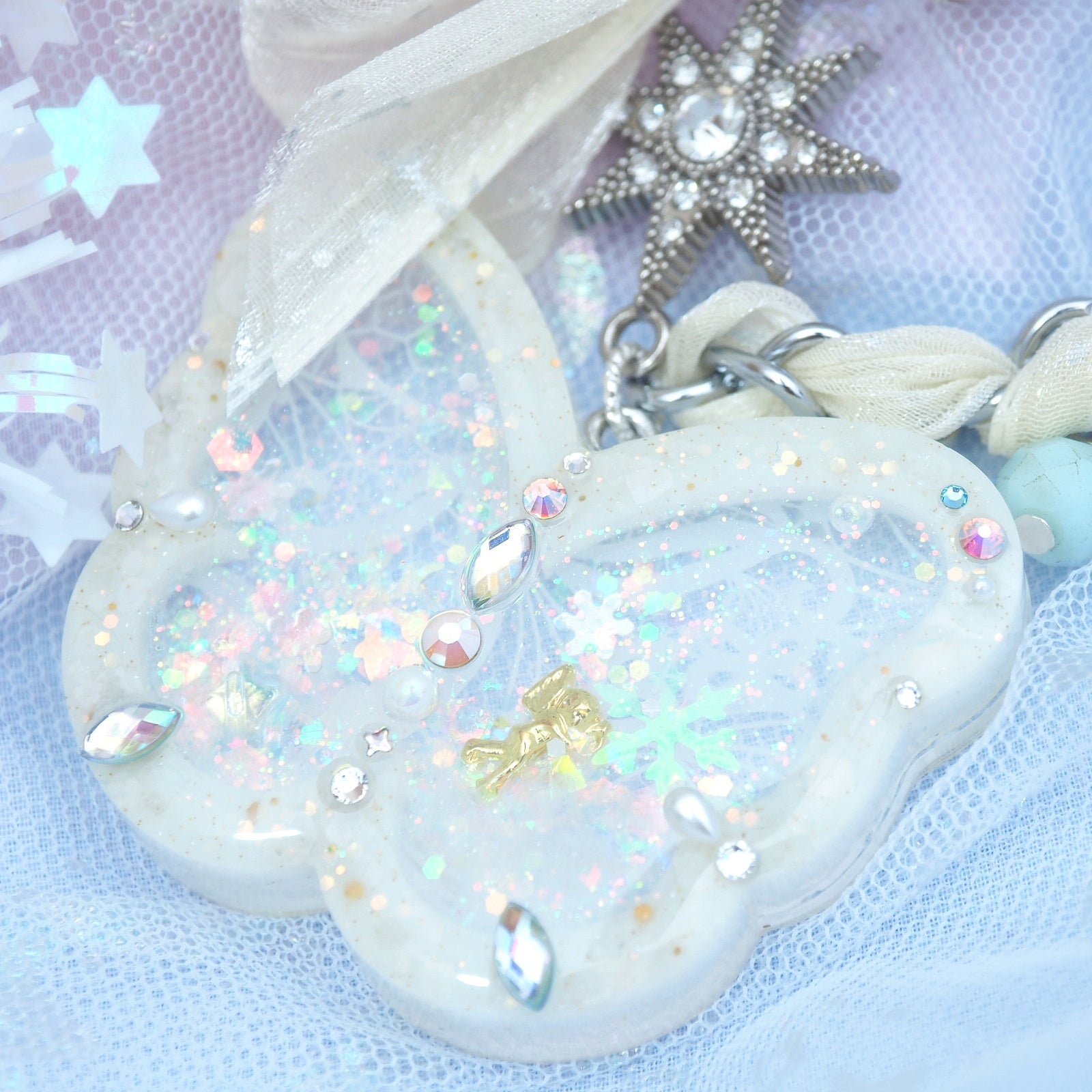 Dream Lace Butterfly with braided chain (Snow White)