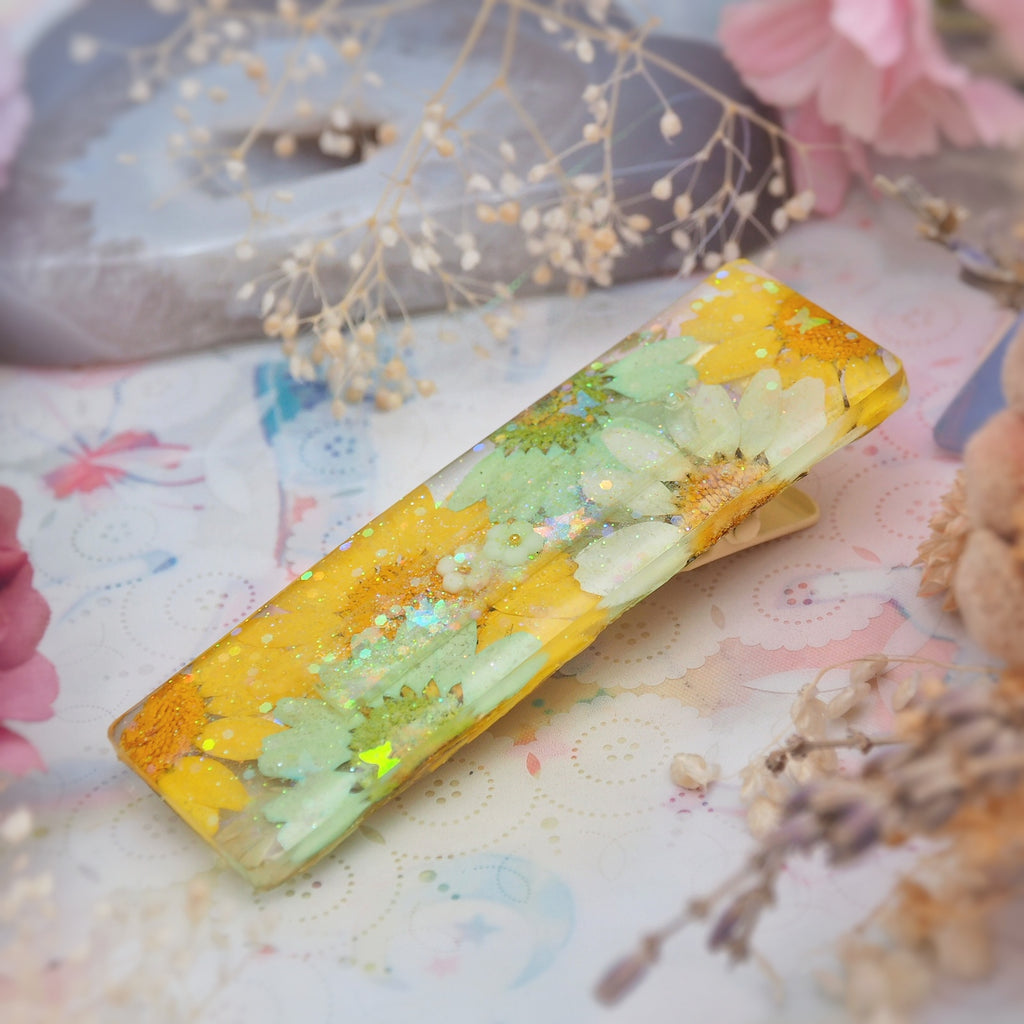 Honey Mint Floral Shaker Barette