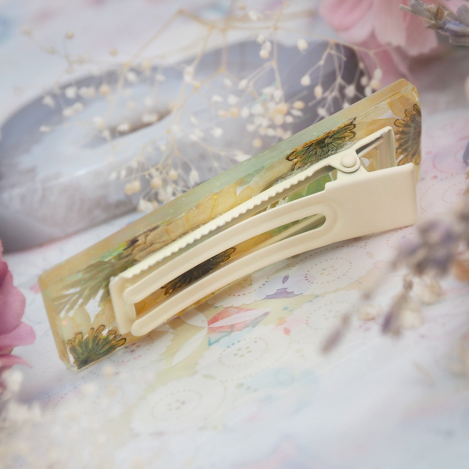 Honey Mint Floral Shaker Barette
