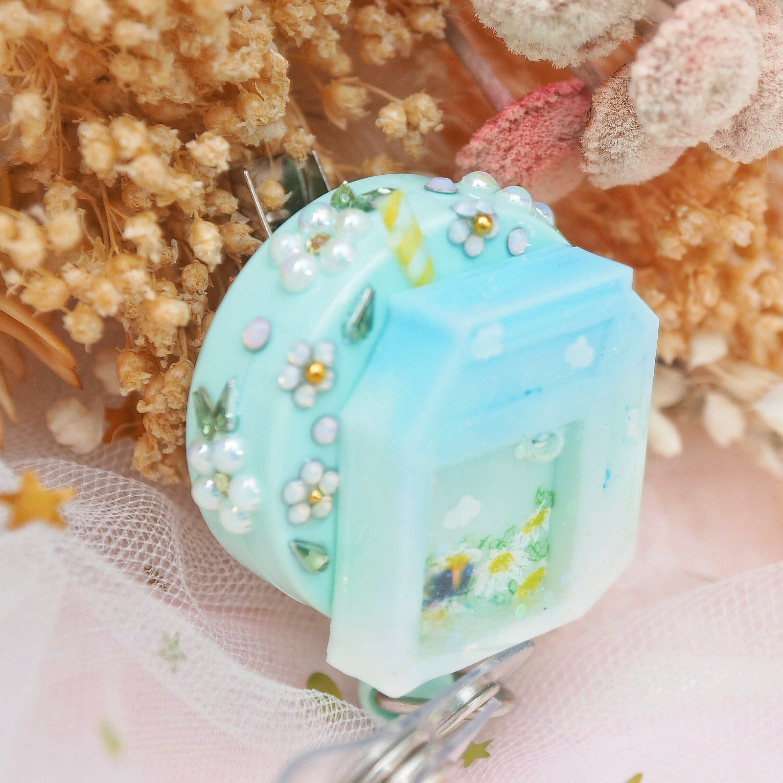 Daisy Milk Badge Reel