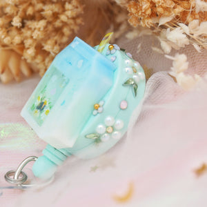 Daisy Milk Badge Reel