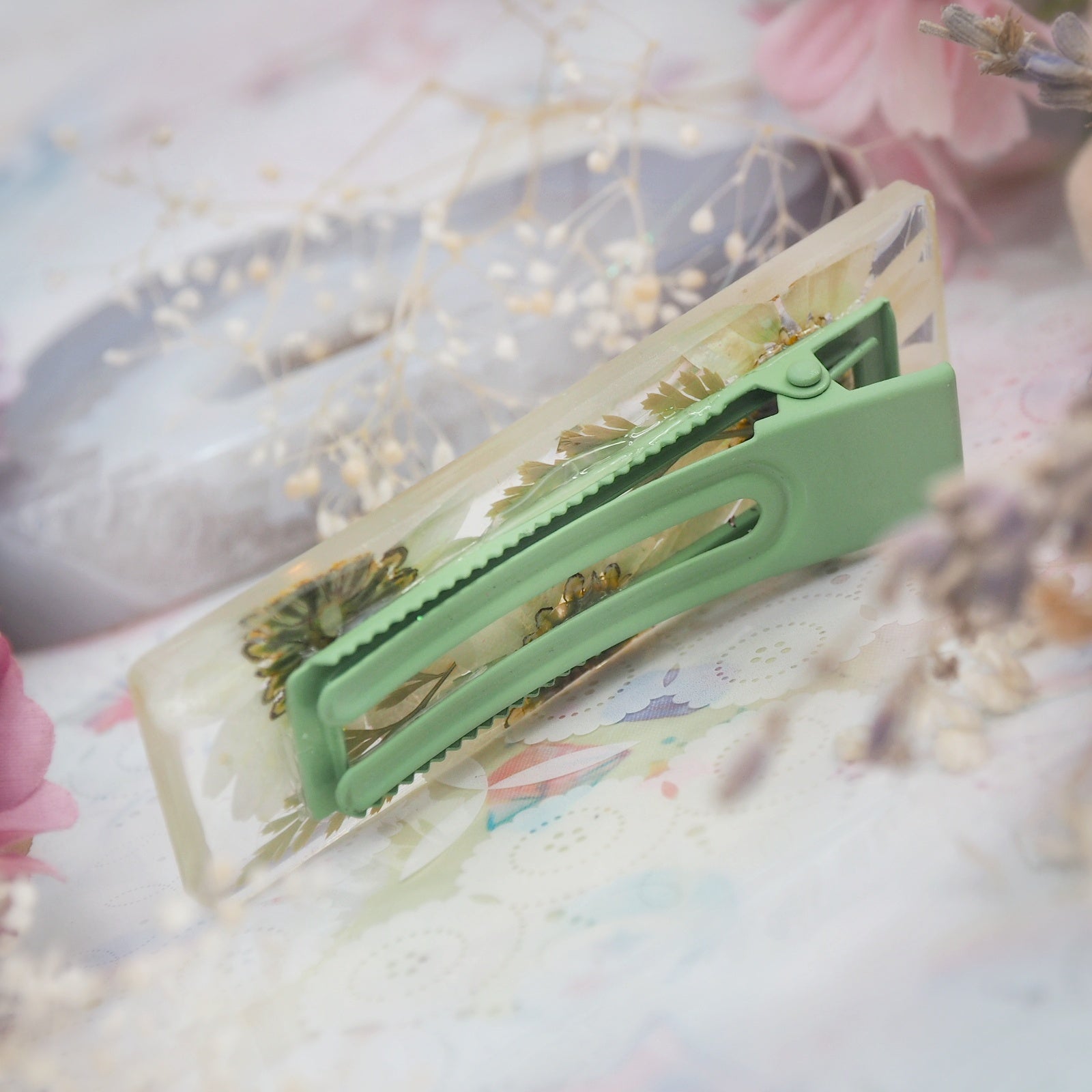 Snowdrop Floral Shaker Barette