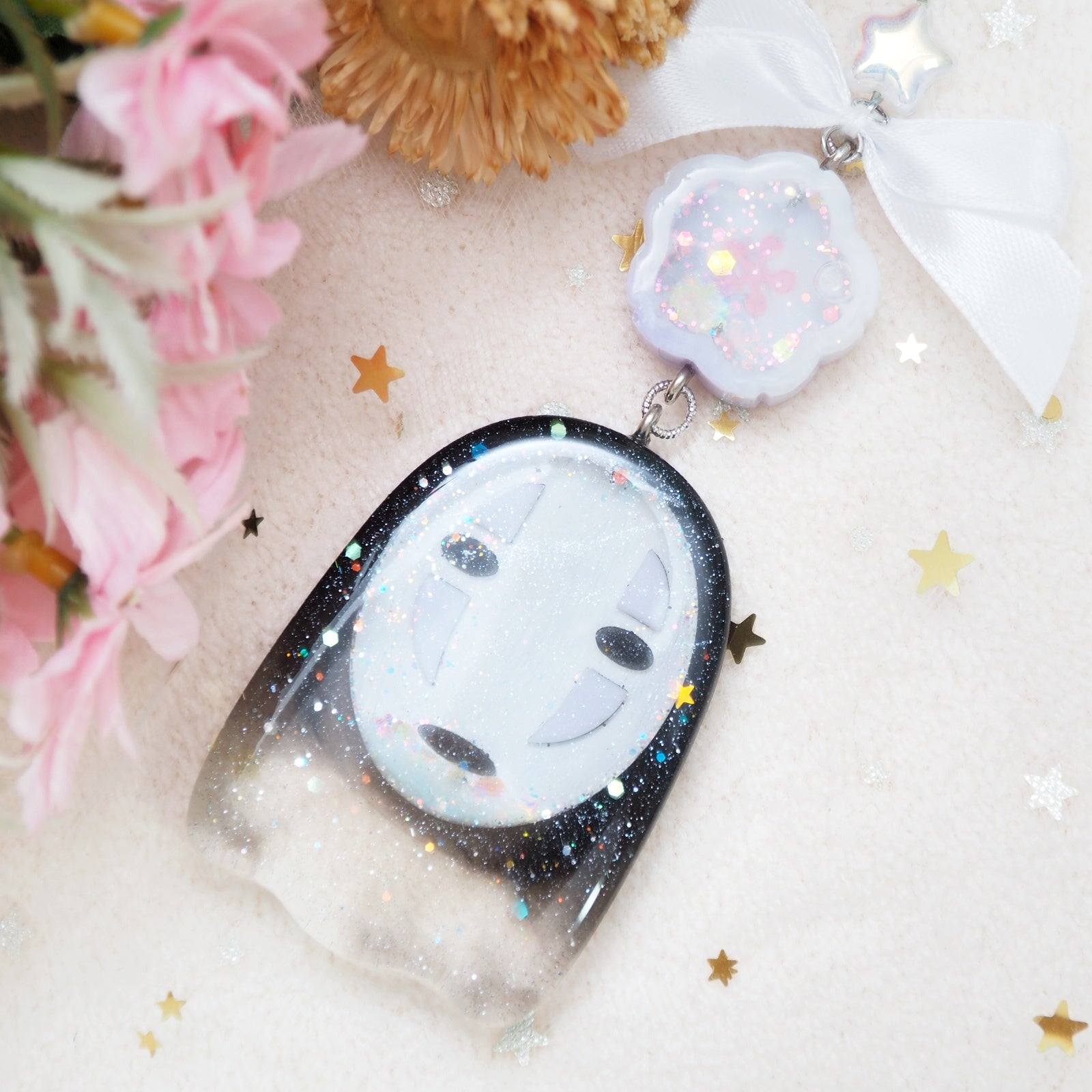 Fading Kaonashi with glowing eyes Charm