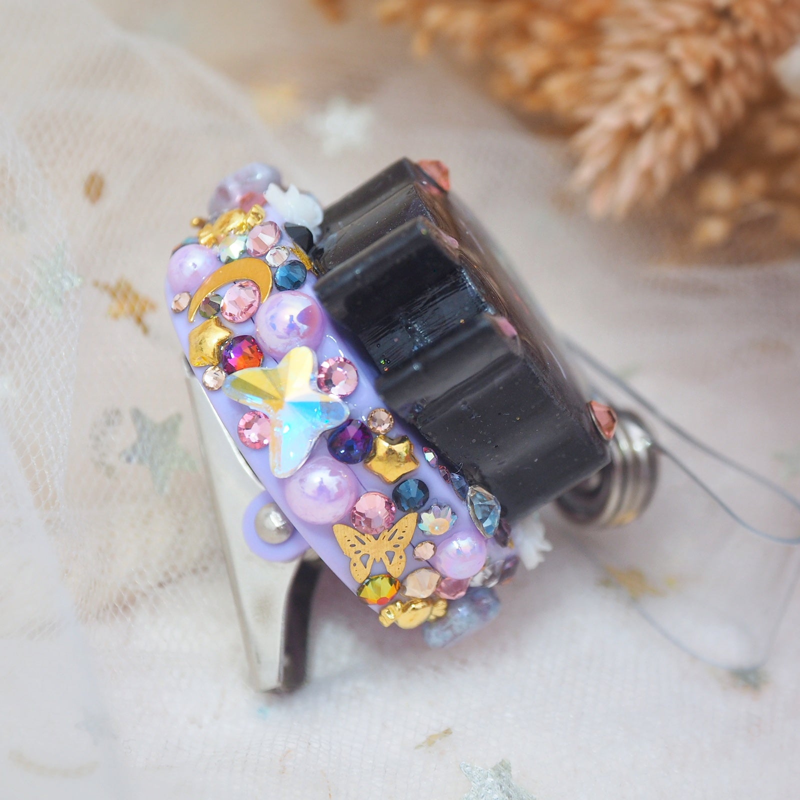 Tri-light Ghostie Bun Badge Reel