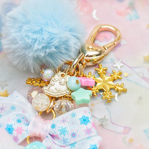 Winter Kitty Shaker Charm