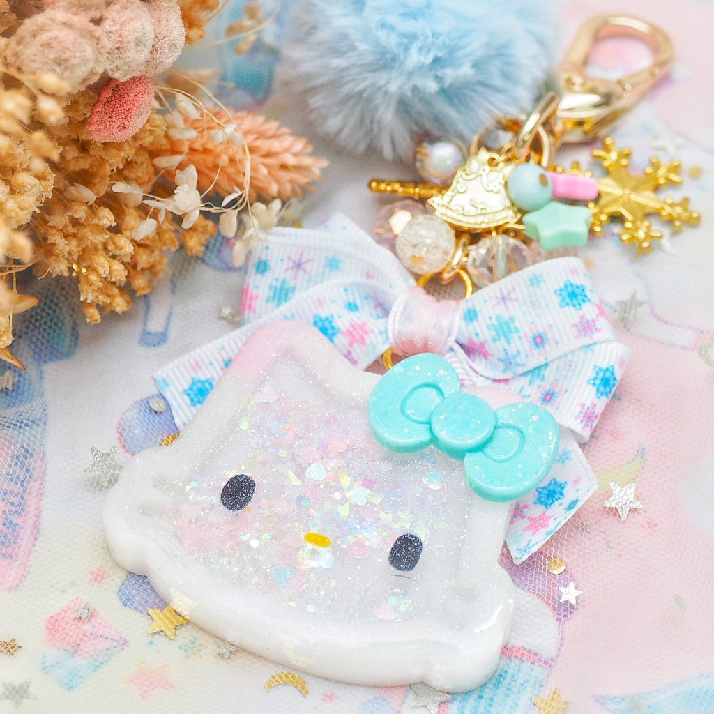 Winter Kitty Shaker Charm