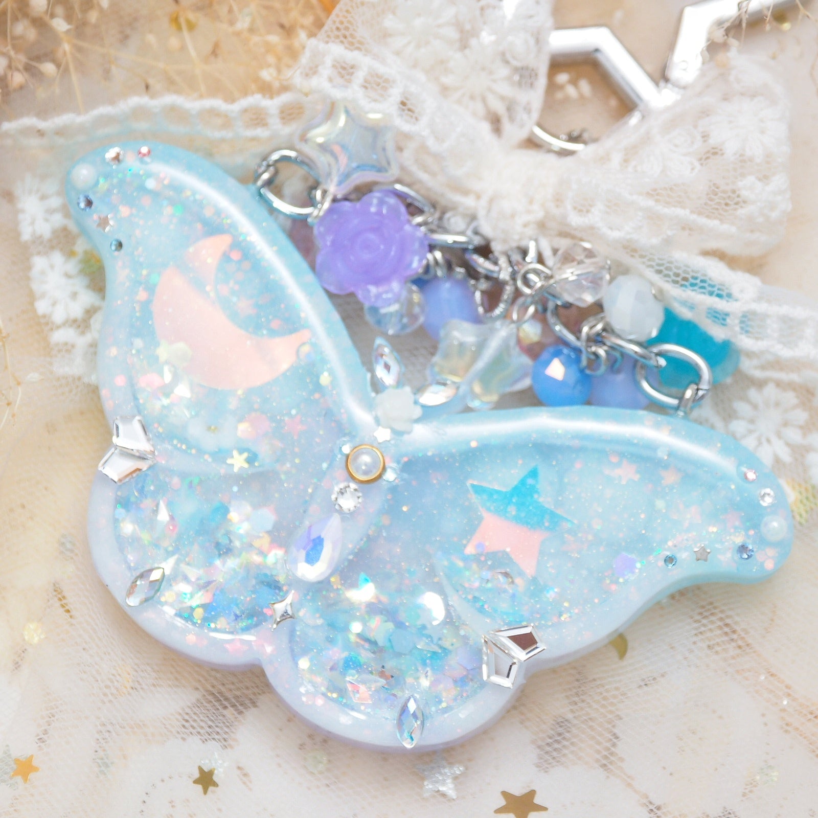 Sunset Horizon Atlas Moth Charm