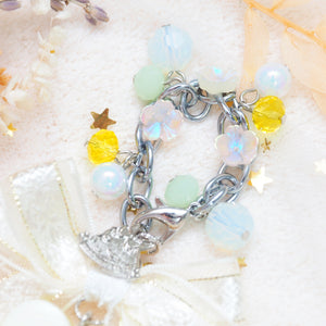 Spinning Bee in Daisy Charm (Painted Crocus, Silver)