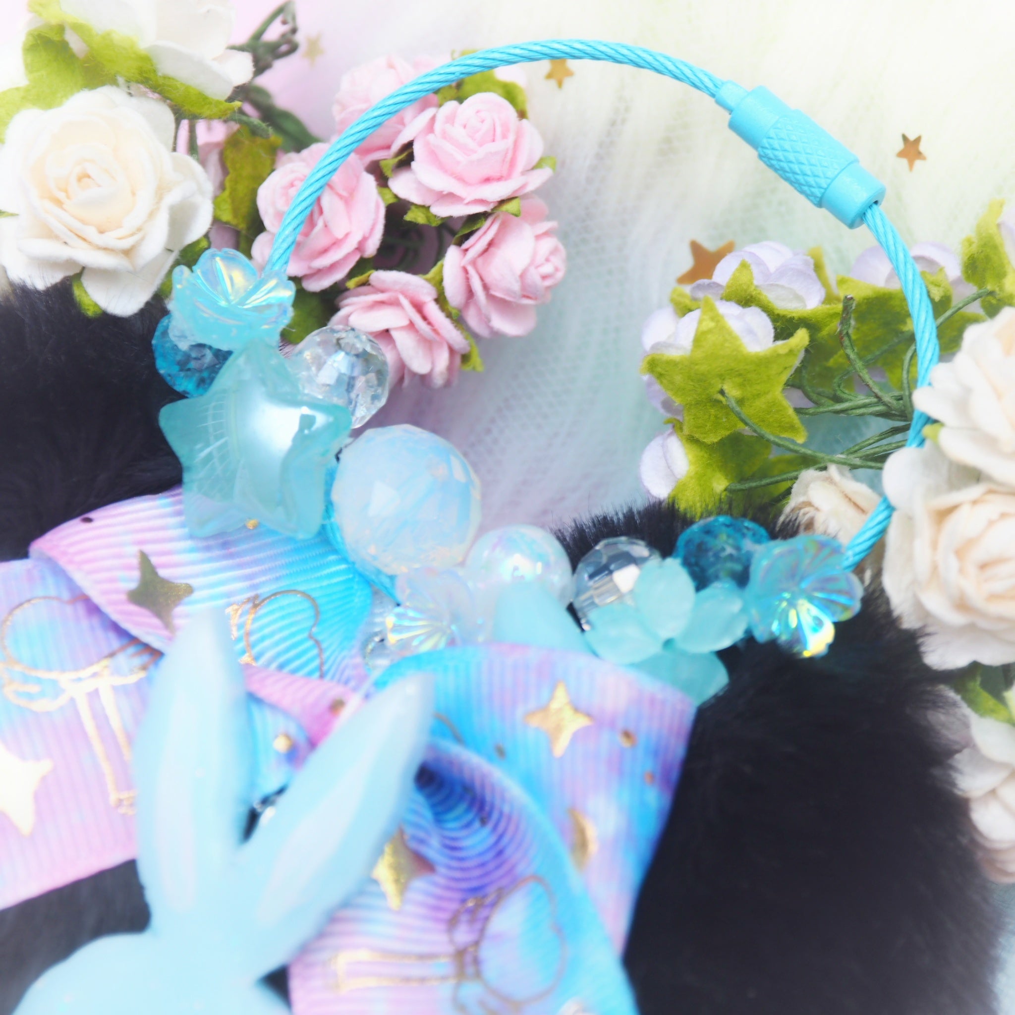 Blue Bunbun Floral Loop Charm with Heart Puff