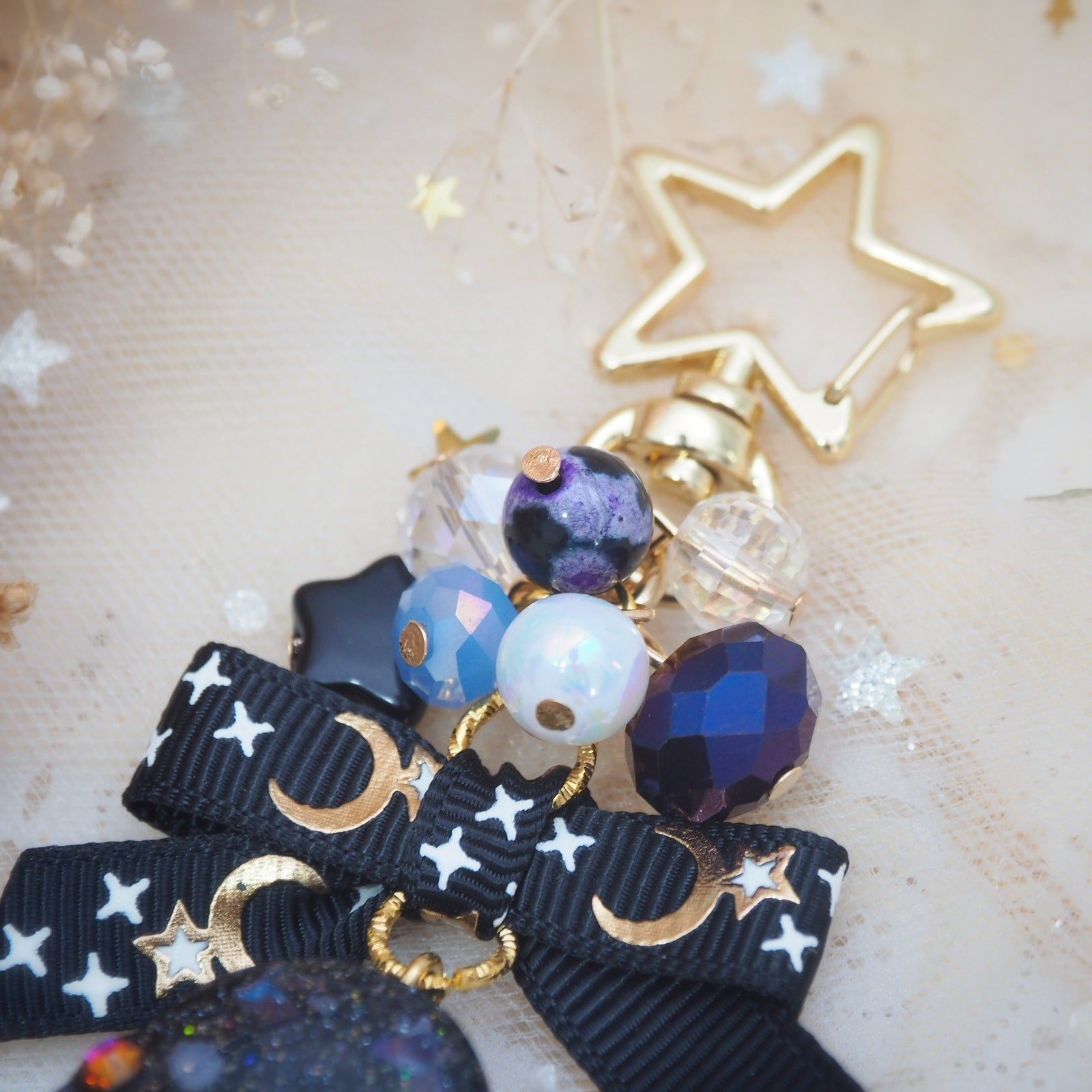 Raven Charm (Gold)