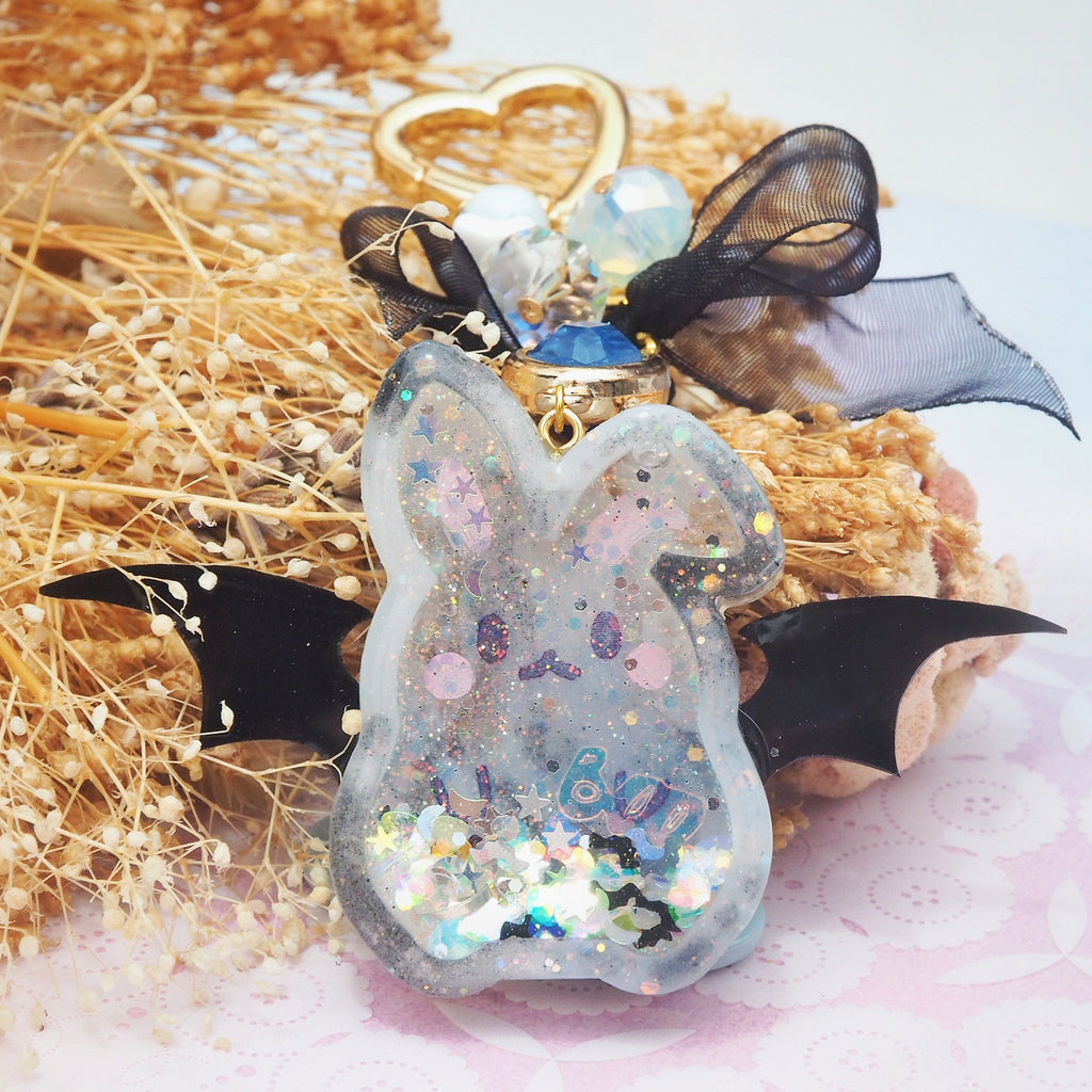 Smokey Vampy Bun Charm