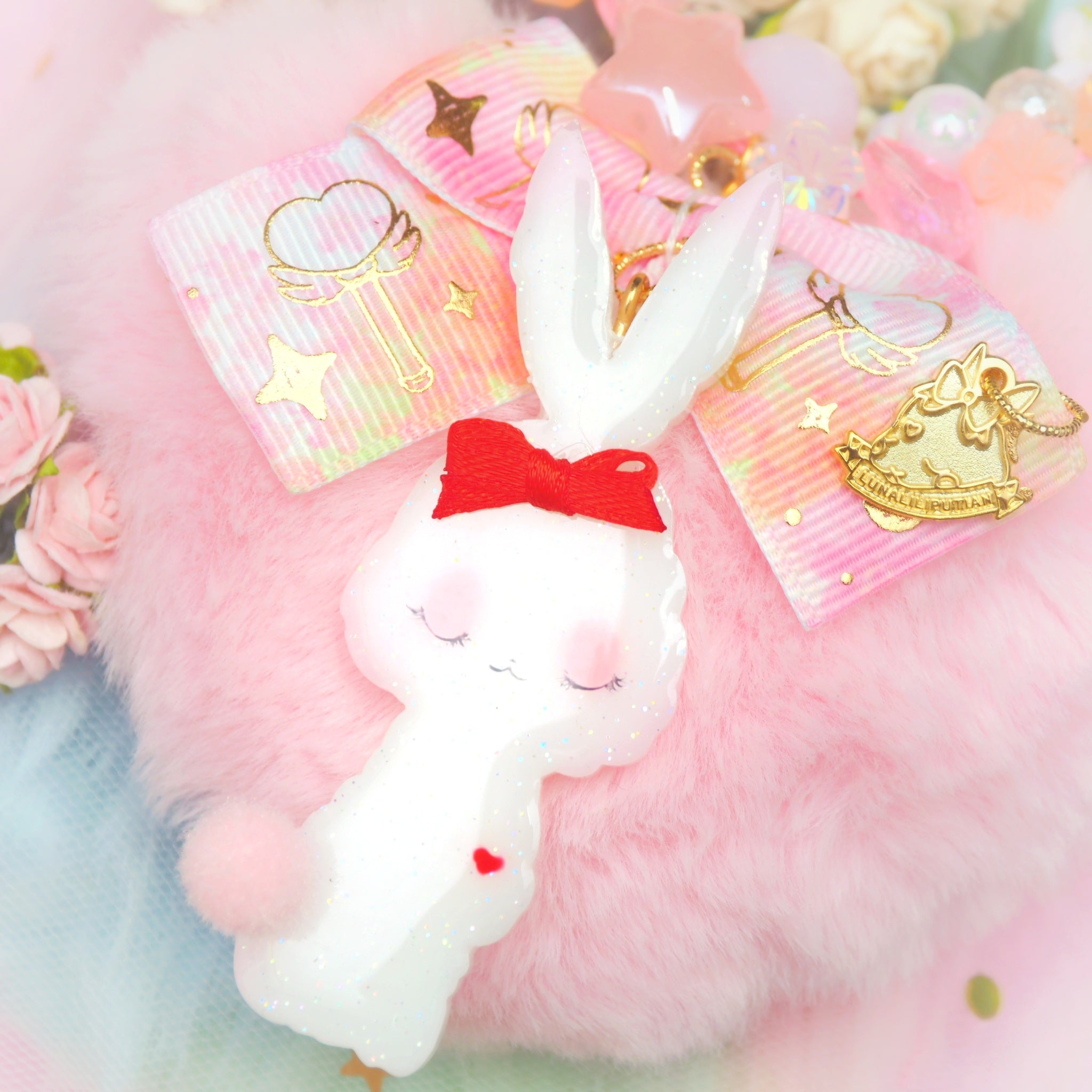 Sleepy Bunbun Floral Loop Charm with Heart Puff