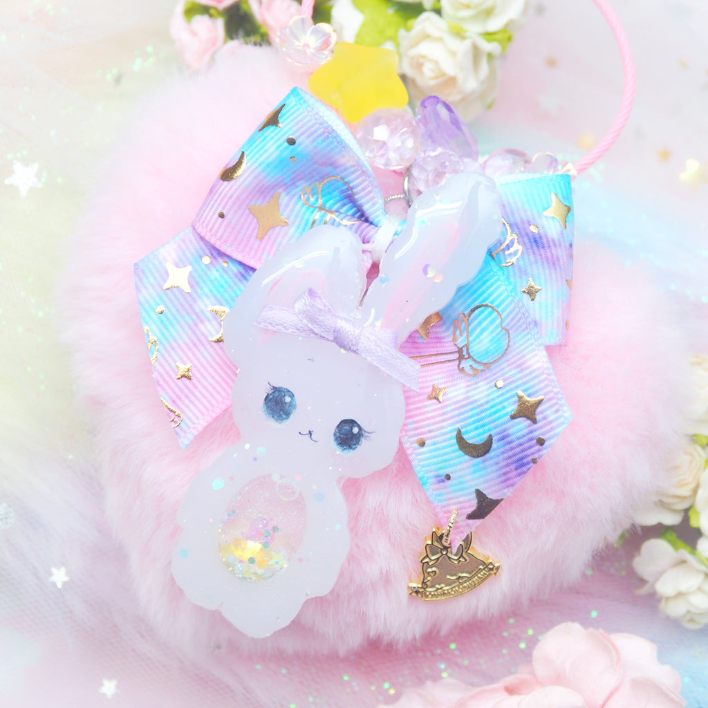 Lilac Shaker Bun Floral Loop Charm with Heart Puff