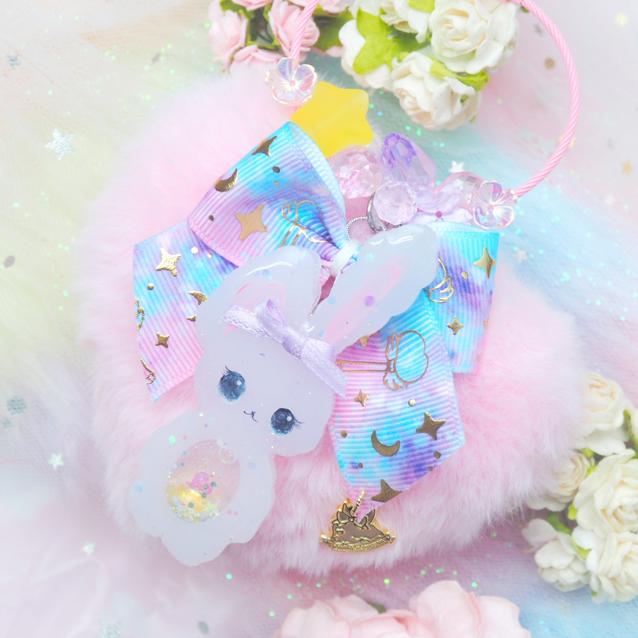 Lilac Shaker Bun Floral Loop Charm with Heart Puff