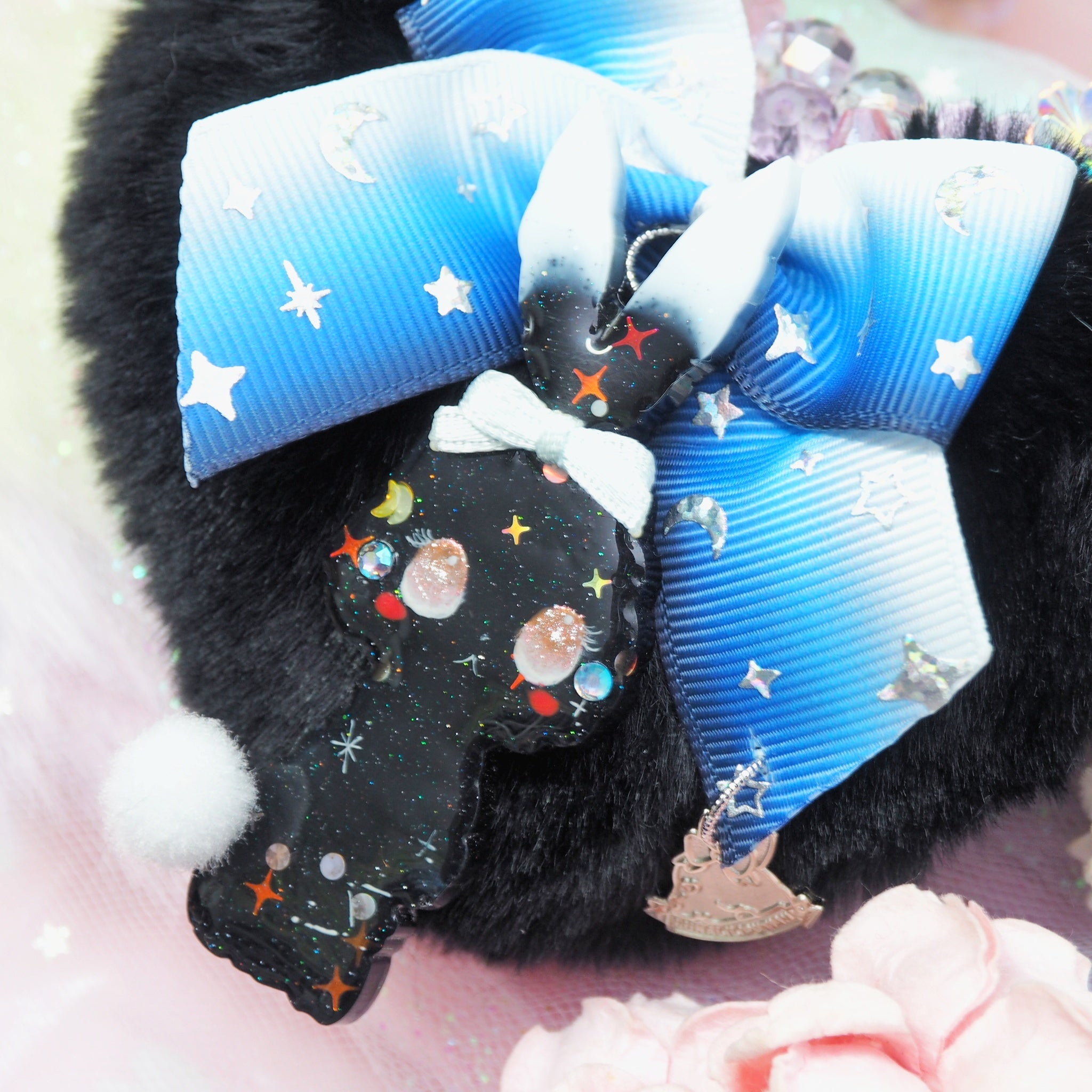 Cosmic Bunbun Floral Loop Charm with Heart Puff
