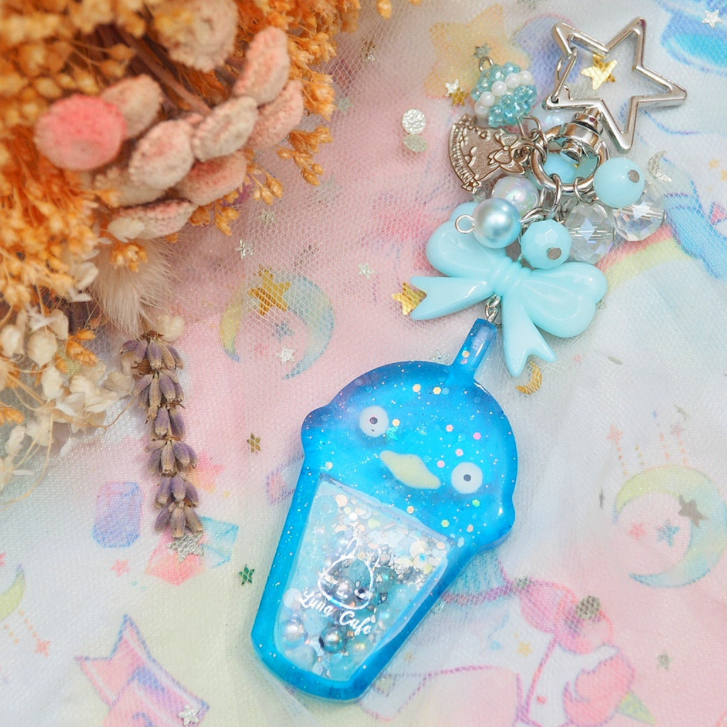 Smol Penguin boba shaker charm