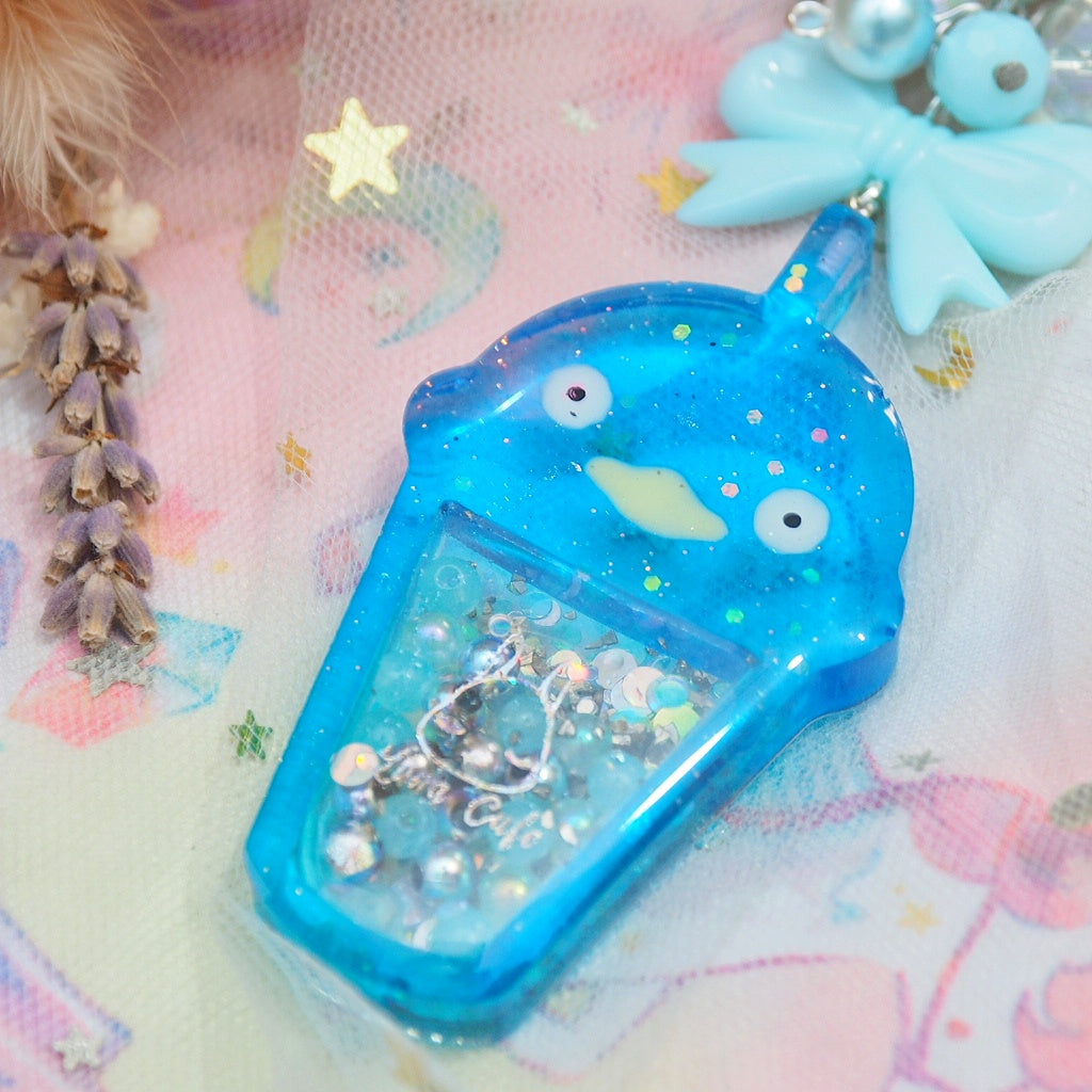 Smol Penguin boba shaker charm