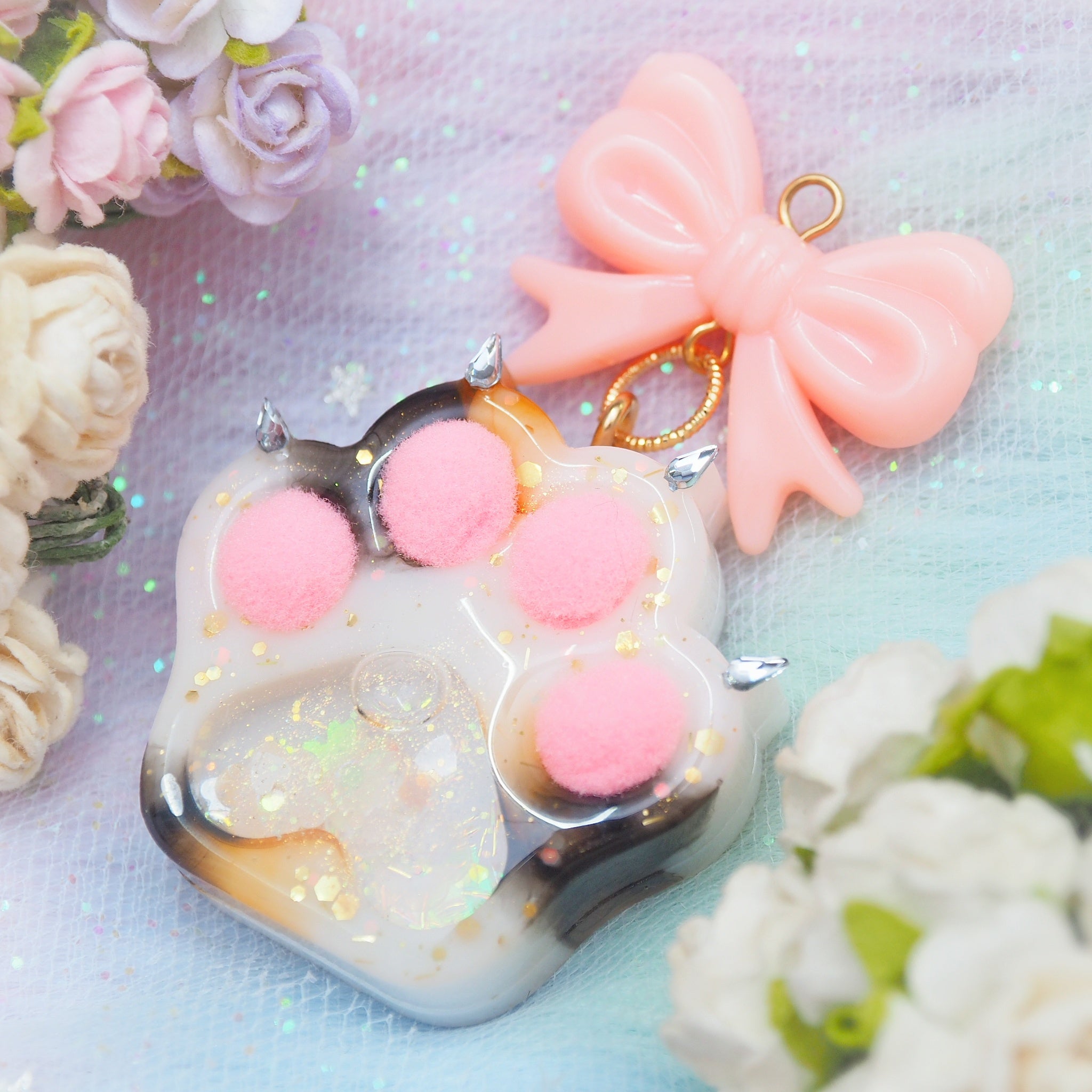 Neko Paw Charm (lobster clasp or cat-shaped keyring)