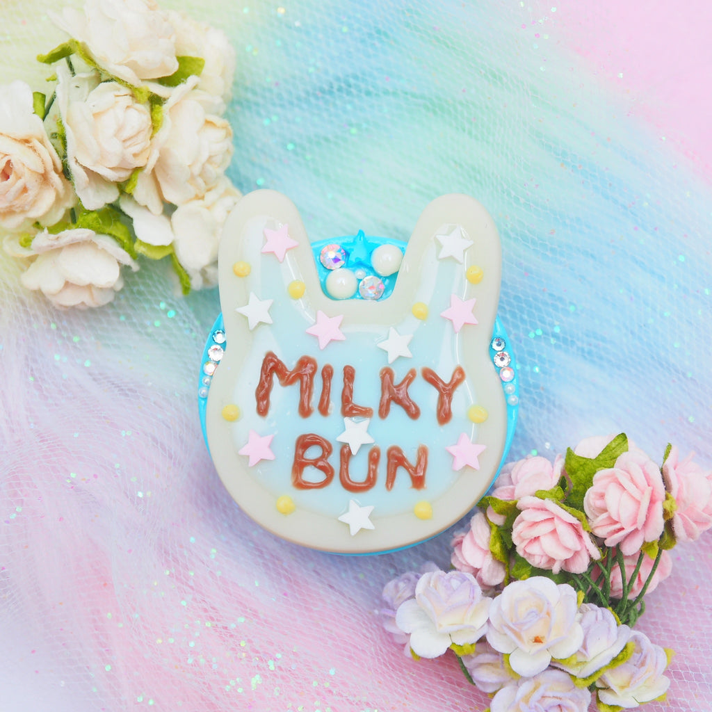 Blue Icing Milky Bun Cookie Grip