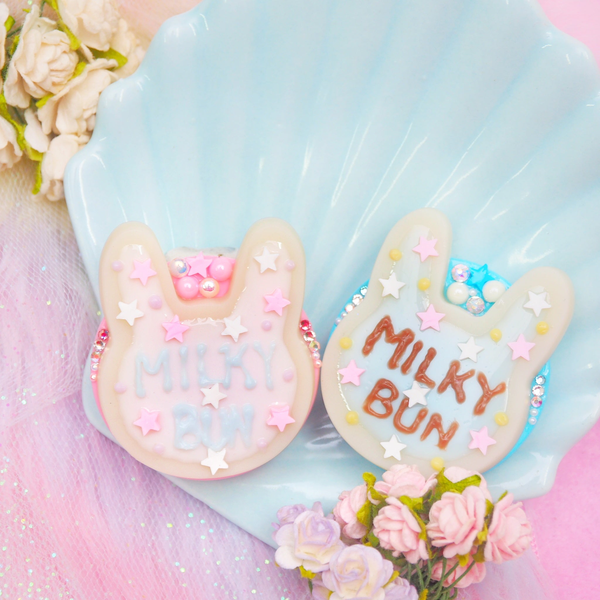 Blue Icing Milky Bun Cookie Grip