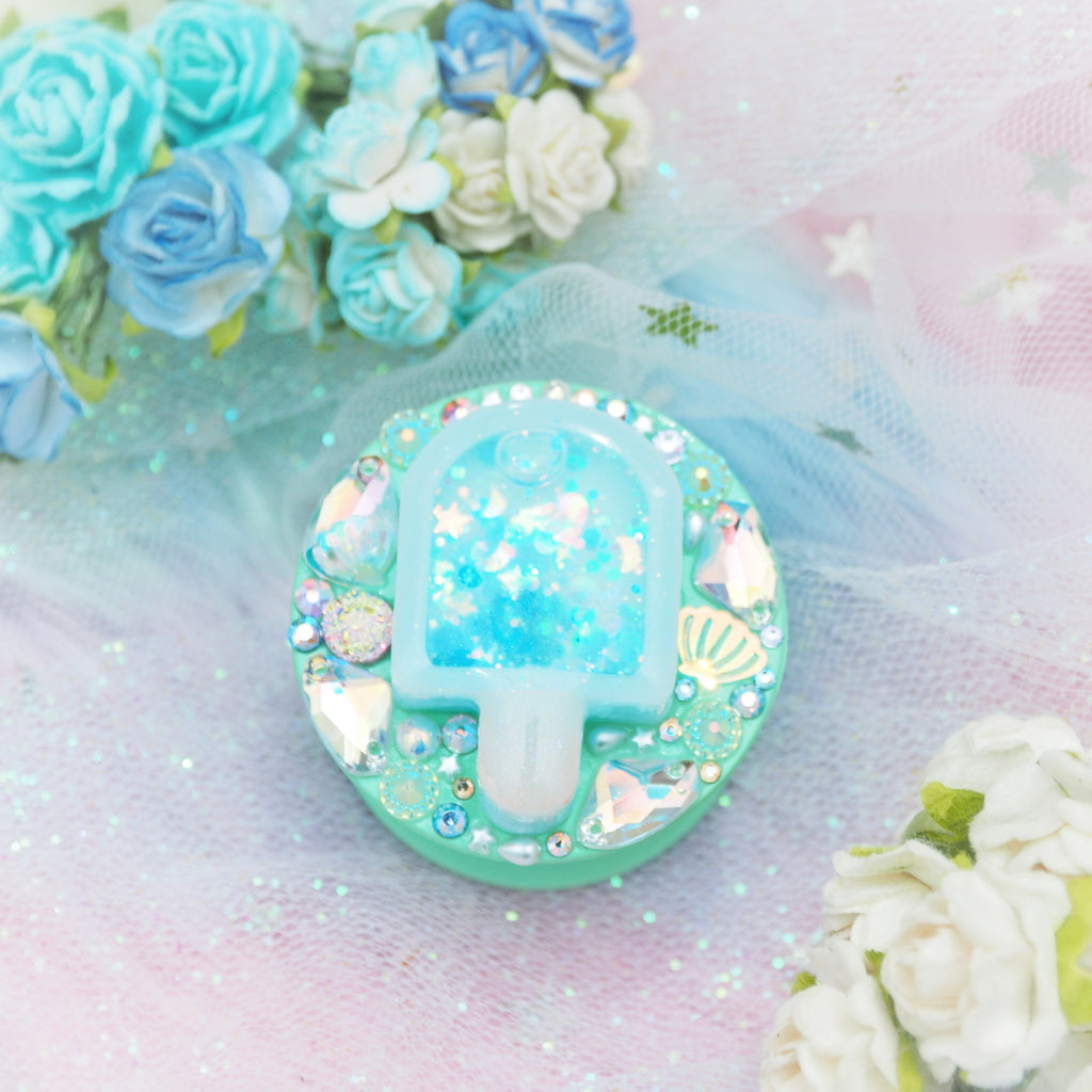 Glowing Seasalt Ice Cream on Mint Grip