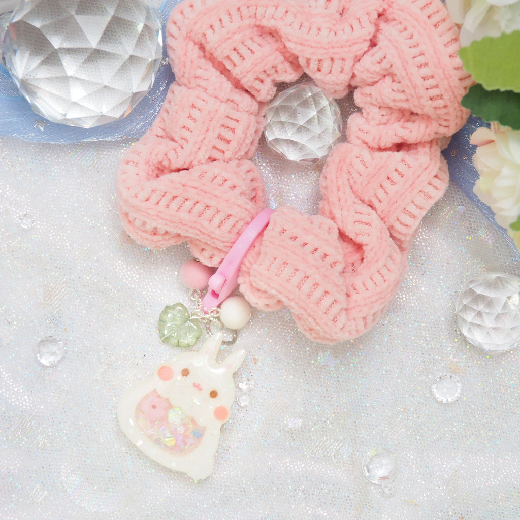 Snowshoe Bun Charm with Knit Hairtie
