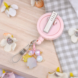 Badge Reel  - Grey cat sending hugs