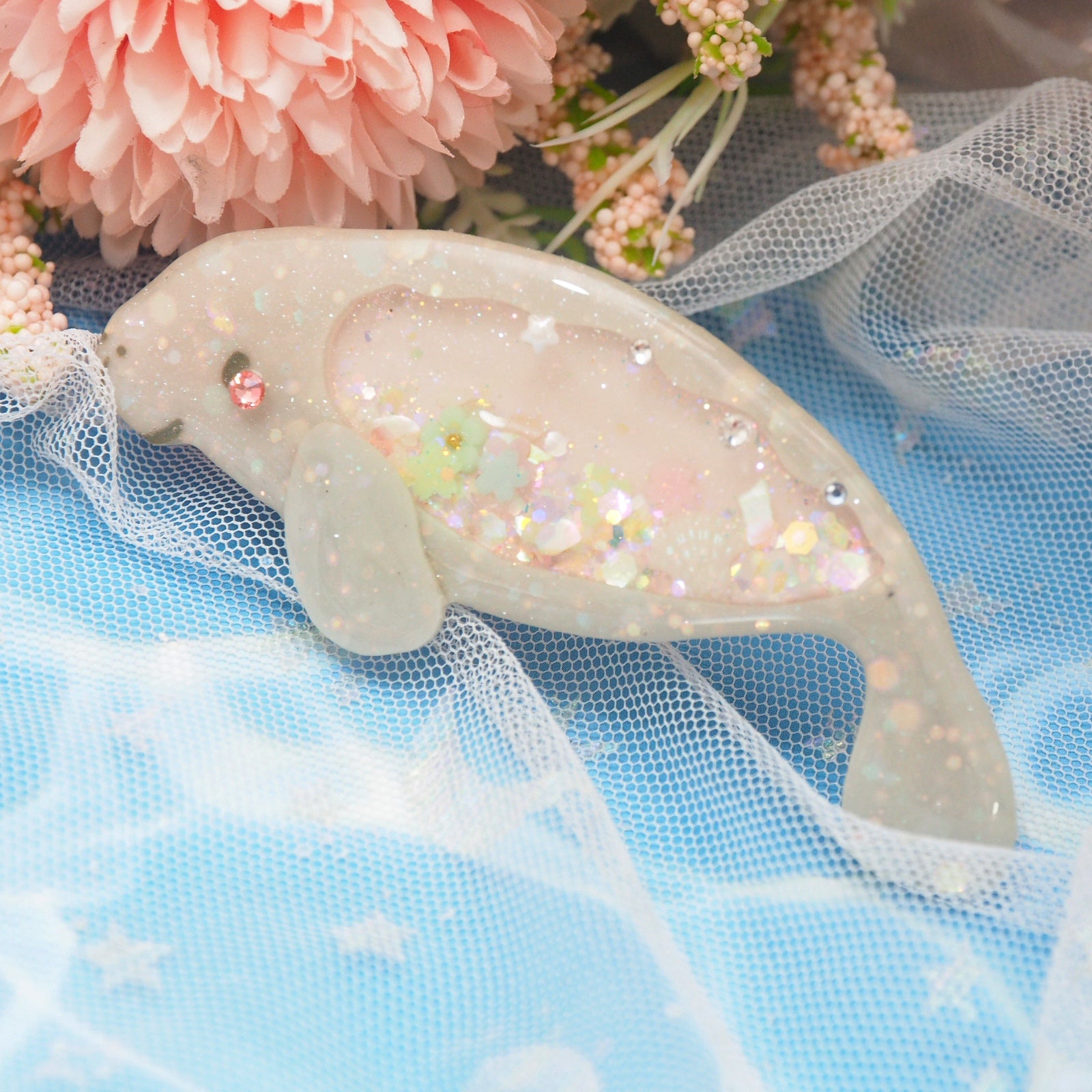 Classic Manatee - 6cm teardrop clip